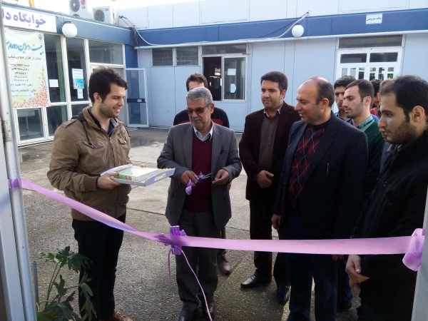 به مناسب هفته ی کتاب جمهوری اسلامی، نمایشگاه کتاب به ارزش بیش از یکصدمیلیون ریال در پردیس آیت ا... خامنه ای افتتاح شد 4