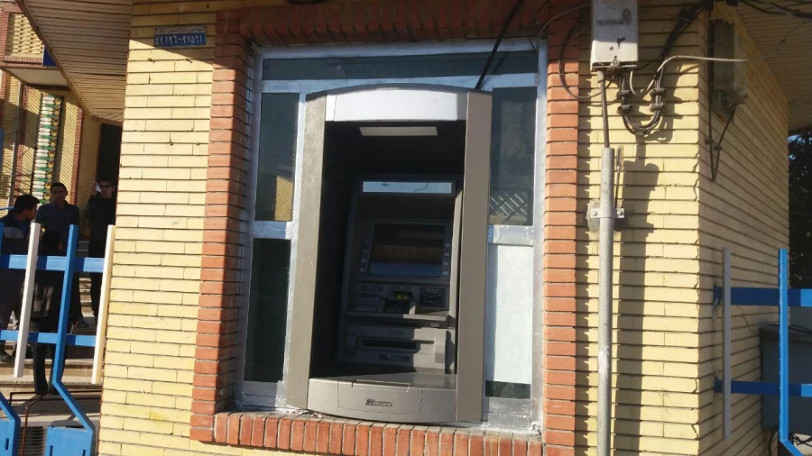 نصب دستگاه ATMعابربانک در ورودی دانشگاه فرهنگیان استان 3