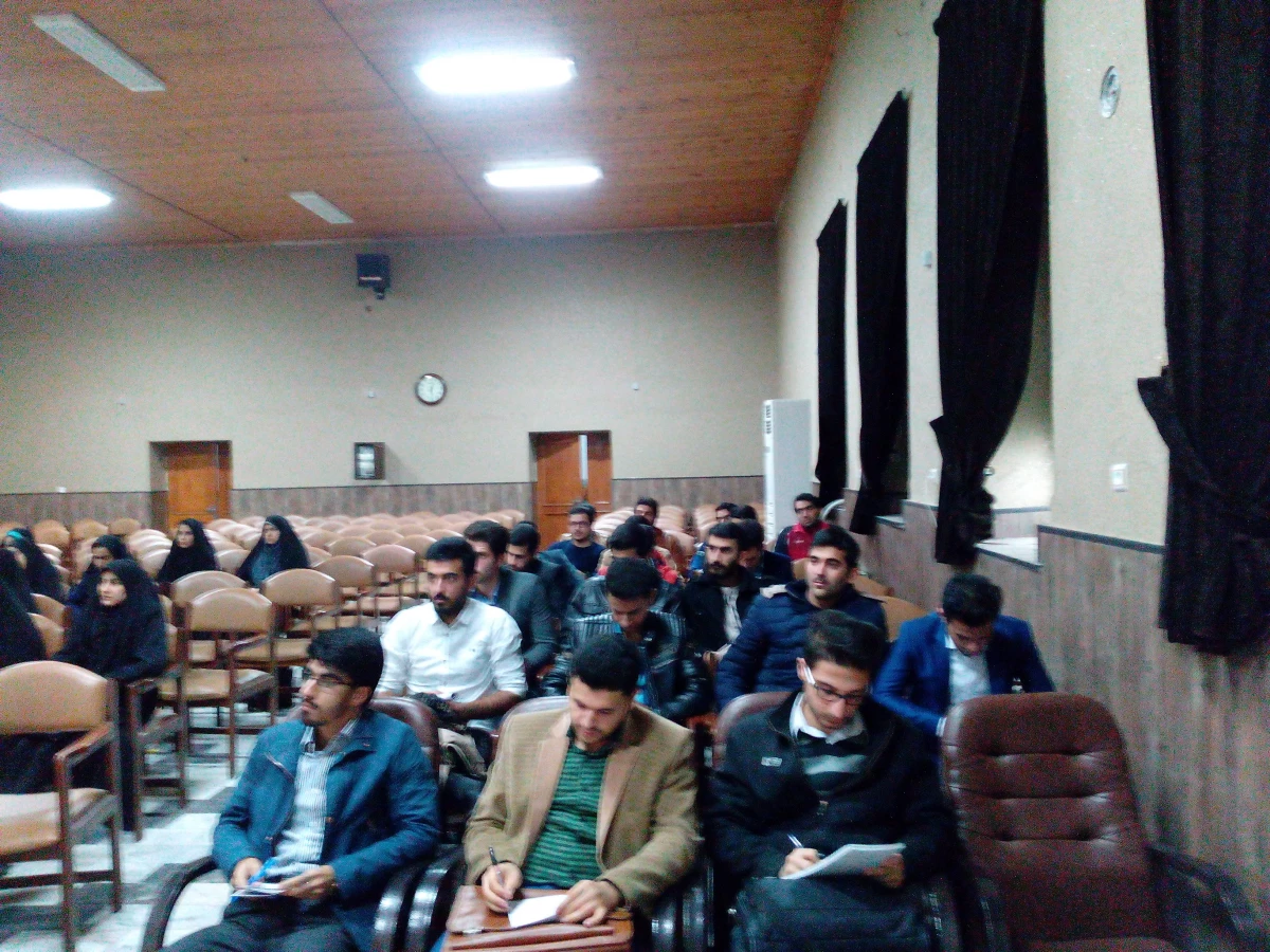 برگزاری نشست هم اندیشی دبیران انجمن های علمی، کانون های فرهنگی و شوراهای صنفی پردیس های استان 4