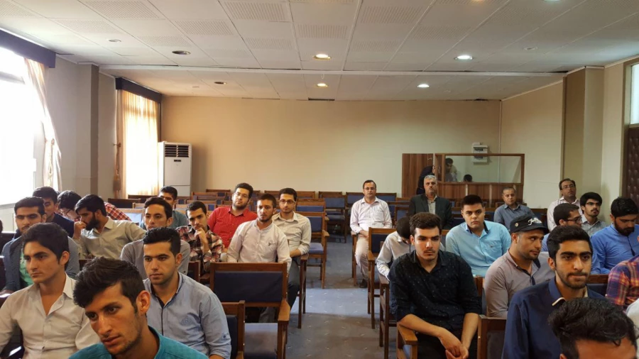 نشست صمیمی مدیرکل آموزش و پرورش استان با دانشجومعلّمان در شرف فارغ التحصیلی 9