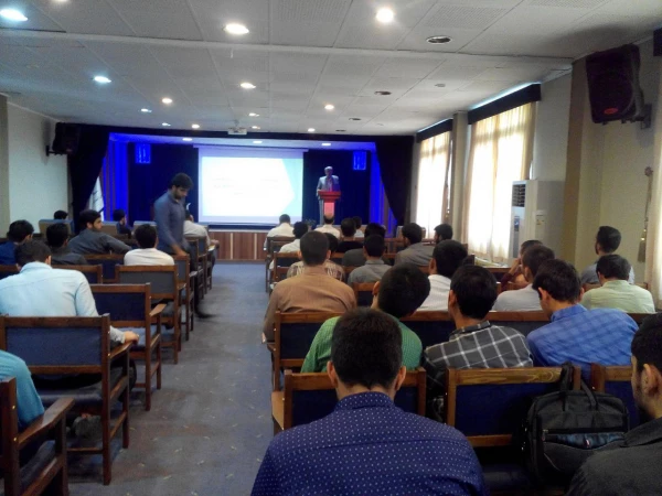 نشست صمیمی مدیرکل آموزش و پرورش استان با دانشجومعلّمان در شرف فارغ التحصیلی 12