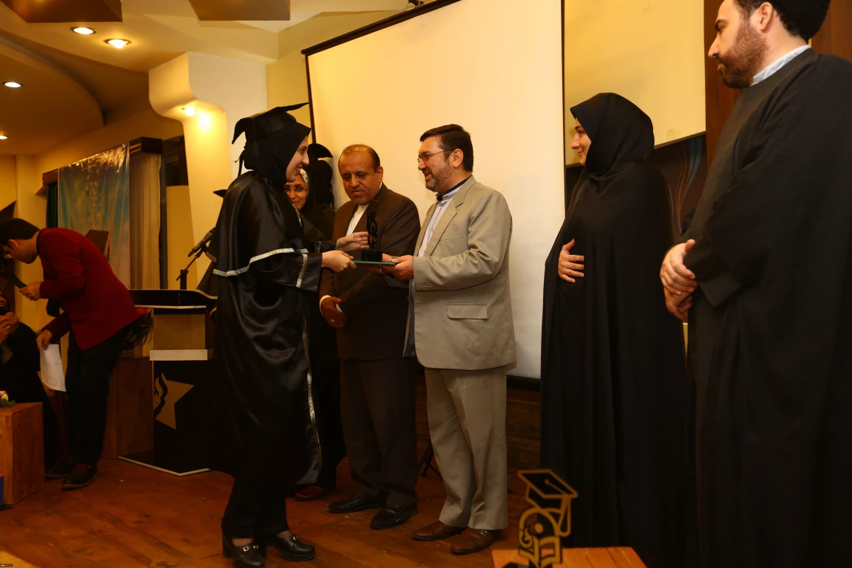 جشن اولین گروه دانش آموختگان پردیس امام خمینی (ره) گرگان خواهران در هتل شهاب گرگان برگزار شد. 2