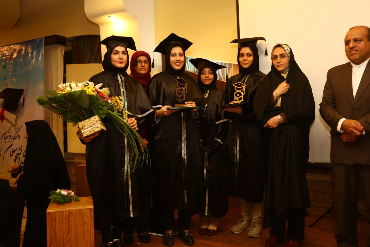 جشن اولین گروه دانش آموختگان پردیس امام خمینی (ره) گرگان خواهران در هتل شهاب گرگان برگزار شد. 2