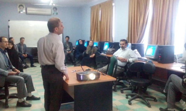 برگزاری  دوره بالندگی حرفه ای آموزش نرم افزار NVIVOبرای اعضای هیات علمی و مامورین محترم آموزشی 4