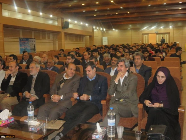 همایش بزرگداشت هفته پژوهش و تجلیل از پژوهشگران برتر استانی دانشگاه فرهنگیان با حضور دکتر ساکی برگزار شد. 9