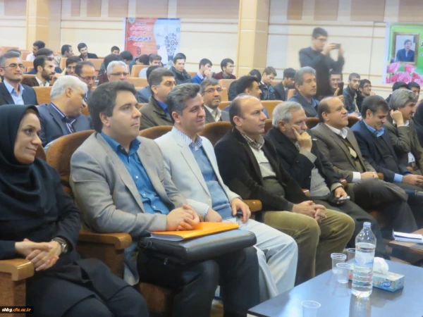 همایش بزرگداشت هفته پژوهش و تجلیل از پژوهشگران برتر استانی دانشگاه فرهنگیان با حضور دکتر ساکی برگزار شد. 10