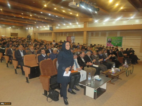 همایش بزرگداشت هفته پژوهش و تجلیل از پژوهشگران برتر استانی دانشگاه فرهنگیان با حضور دکتر ساکی برگزار شد. 15