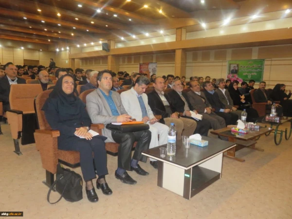 همایش بزرگداشت هفته پژوهش و تجلیل از پژوهشگران برتر استانی دانشگاه فرهنگیان با حضور دکتر ساکی برگزار شد. 14