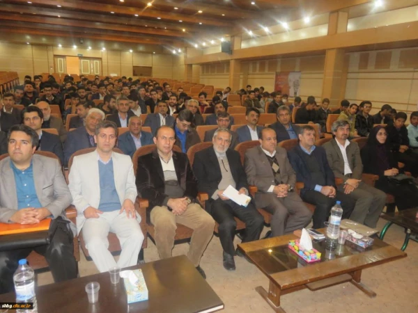 همایش بزرگداشت هفته پژوهش و تجلیل از پژوهشگران برتر استانی دانشگاه فرهنگیان با حضور دکتر ساکی برگزار شد. 17