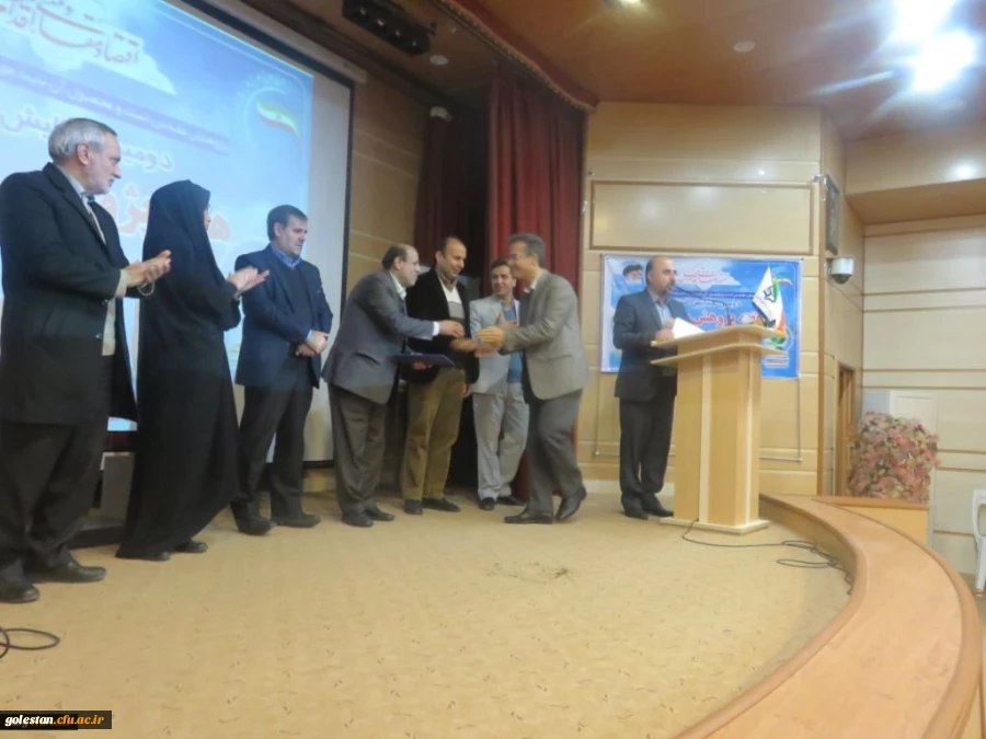 همایش بزرگداشت هفته پژوهش و تجلیل از پژوهشگران برتر استانی دانشگاه فرهنگیان با حضور دکتر ساکی برگزار شد. 2