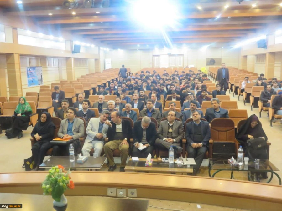 همایش بزرگداشت هفته پژوهش و تجلیل از پژوهشگران برتر استانی دانشگاه فرهنگیان با حضور دکتر ساکی برگزار شد. 12