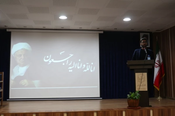 استقبال کم نظیر دانشجومعلّمان دانشگاه فرهنگیان از حجت الاسلام والمسلمین حاج آقای مازنی در مراسم بزرگداشت آیت الله هاشمی رفسنجانی 2