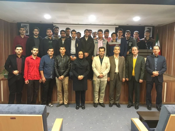 همایش نانو تکنولوژی و کاربردهای نوین آن در آموزش برگزار شد. 3