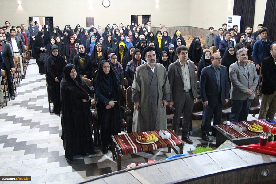 با حضور دکتر قنبری از برگزیدگان جشنواره فرهنگی و هنری تقدیر شد. 2