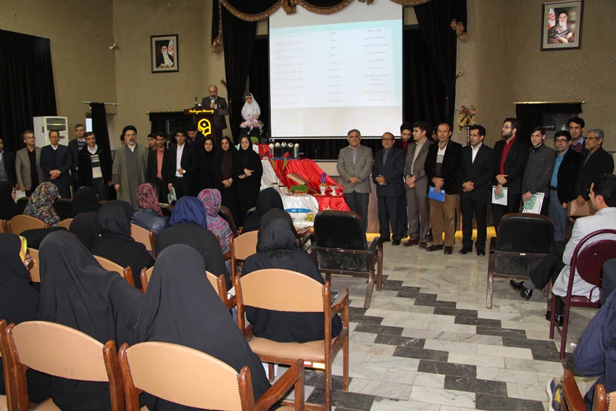 با حضور دکتر قنبری از برگزیدگان جشنواره فرهنگی و هنری تقدیر شد. 8