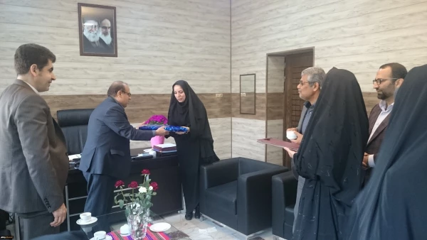 با حضور دکتر مسعودی  وهیأت همراه  از فرزند شهید والامقام احمد کیا تقدیر شد. 2