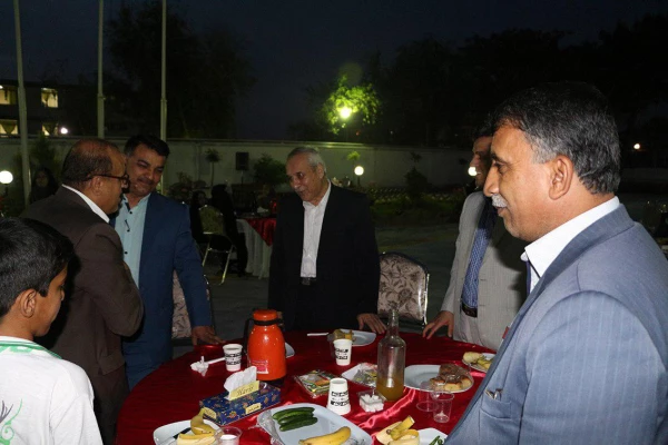 دکترمسعودی عنوان کرد: با افتخار اعلام می کنیم؛ در دوره سه و نیم سال اخیر بحمدالله، به لطف خداوند با استفاده از خرد جمعی و ظرفیت های برون سازمانی توانستیم موفیت های خوبی در ابعاد فرهنگی، عمرانی، رفاهی، آموزشی و پژوهشی کسب کنیم. 8