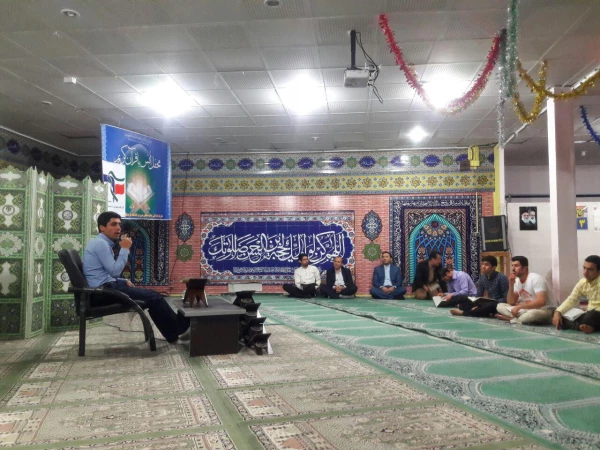 برگزاری محفل انس با قرآن در نمازخانه پردیس آیت الله خامنه ای 4