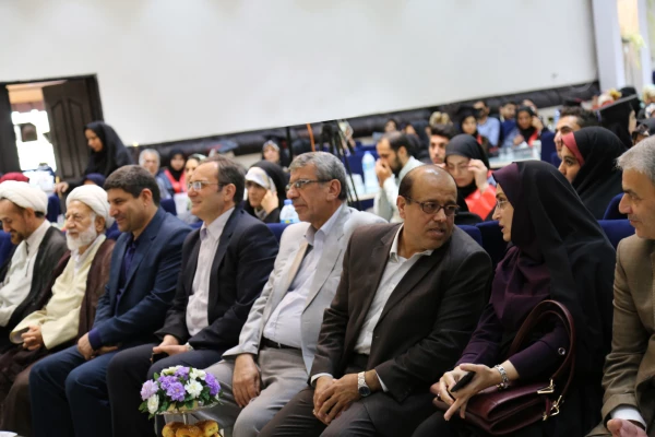 دکتر مهرمحمدی در مراسم دانش آموختگی دانشجویان گلستان:
به منظور توسعه حرفه ای دانشجو معلمان به زودی شبکه اختصاصی یادگیری در دانشگاه فرهنگیان راه اندازی می شود 11