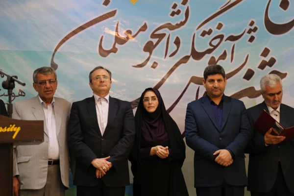 دکتر مهرمحمدی در مراسم دانش آموختگی دانشجویان گلستان:
به منظور توسعه حرفه ای دانشجو معلمان به زودی شبکه اختصاصی یادگیری در دانشگاه فرهنگیان راه اندازی می شود 14