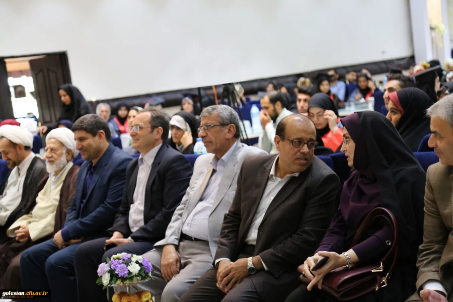 جشن دانش آموختگی دانشجومعلمان پردیس امام خمینی(ره) باحضور دکترمهرمحمدی و دکتر ضیاء هاشمی و جمعی از مسئولین دانشگاهی و نهادهای استانی، اساتید و دانشجومعلّمان در گرگان برگزار شد. 2