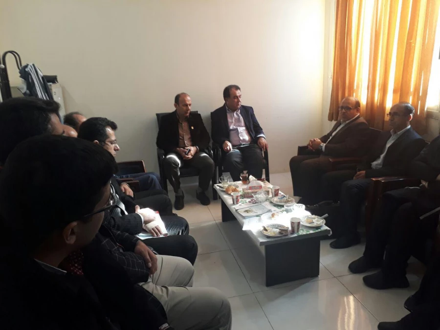 نشست صمیمانه دکتر مسعودی سرپرست دانشگاه فرهنگیان استان با اساتید پردیس آیت الله خامنه ای 4