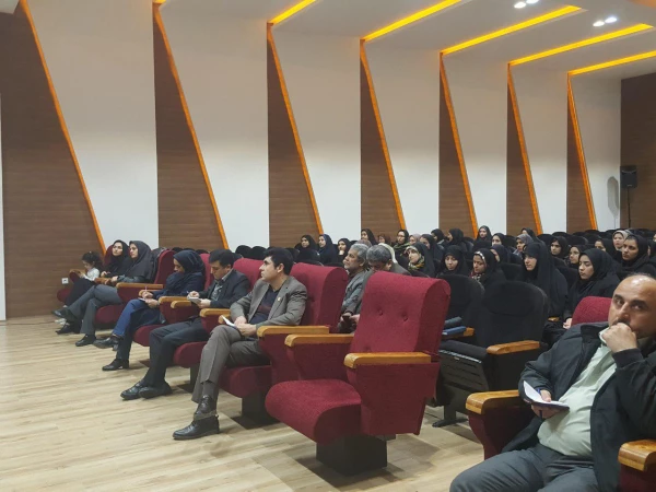 نشست صمیمی سرپرست دانشگاه فرهنگیان با دانشجو معلمان پردیس امام خمینی ره گرگان