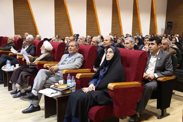 آیین نکوداشت 65 سال تلاش و پویایی تربیت  و آموزش معلم در پردیس امام خمینی «ره» گرگان برگزار گردید. 3