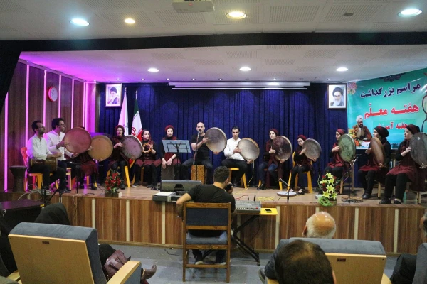 برگزاری مراسم متمرکز بزرگداشت مقام معلم وهفته آموزش 3