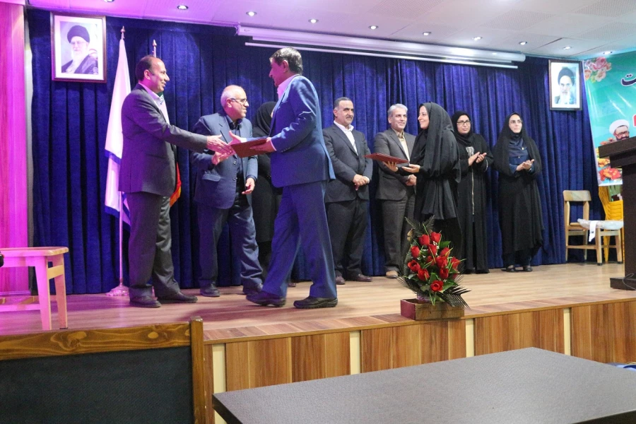 برگزاری مراسم متمرکز بزرگداشت مقام معلم وهفته آموزش 7