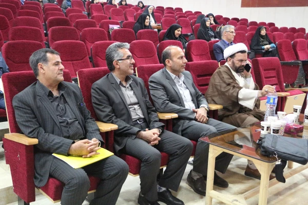 دکتر ساکی :سیاست اصلی دانشگاه فرهنگیان در حوزه پژوهش،آموزش پژوهی است. آموزش نقشه اصلی دانشگاه فرهنگیان در خدمت پژوهش است. 6