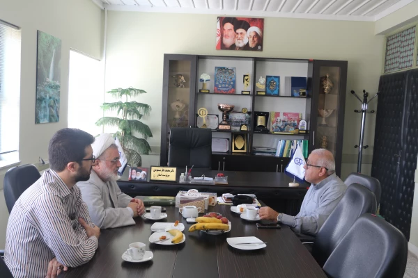 نشست مشترک سرپرست دانشگاه فرهنگیان با مسئول دفتر نهاد رهبری در دانشگاه های استان 3