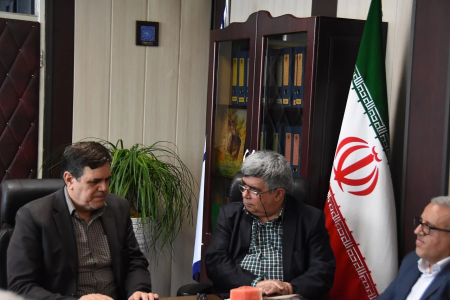 استان گلستان به عنوان اولین استان تفاهم نامه توسعه و تجهیز کتابخانه پردیس ها را با بنیاد خیریه آموزشی قلم چی امضاء نمود. 3