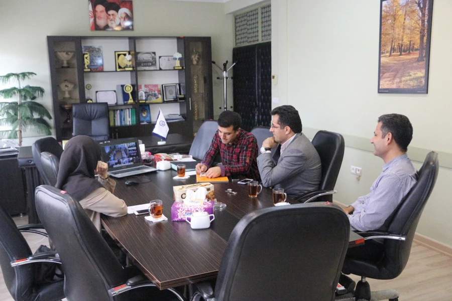 جلسه ویدئوکنفرانس مدیریت یادگیری وتولیدمحتوای الکترونیک