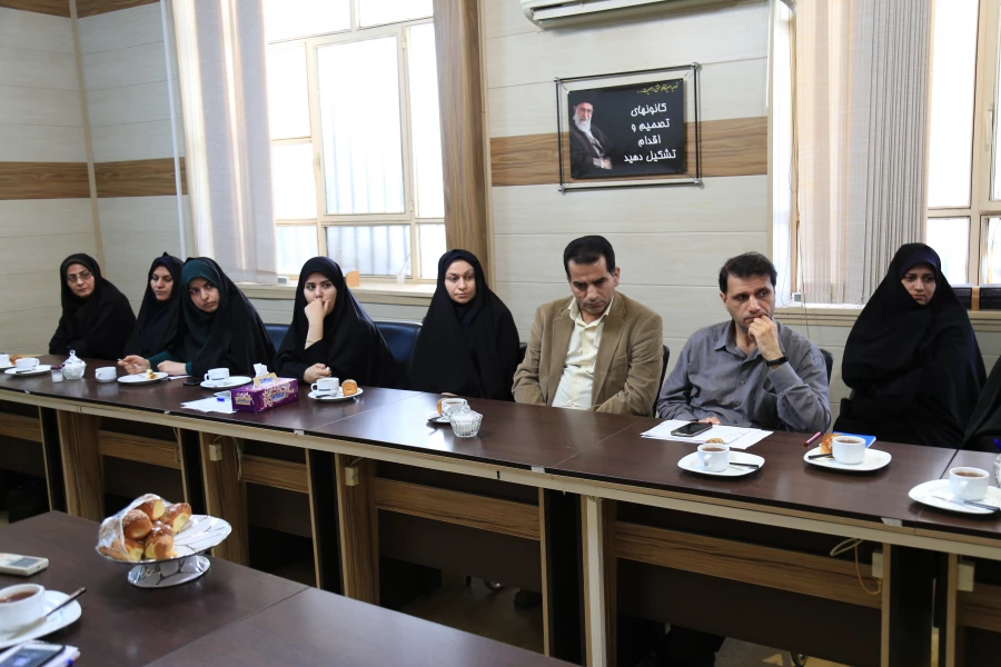 با حضور سرپرست مدیریت پردیس های استان جلسه شورای اداری پردیس امام خمینی(ره) برگزار شد. 2