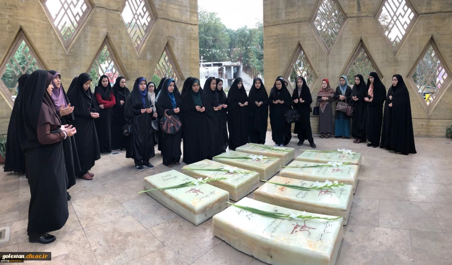 به مناسبت هفته قرآن و عترت برگزار شد:
غبارروبی مزار مطهر شهدای گمنام و تجدید میثاق با آرمان های انقلاب اسلامی ایران 2