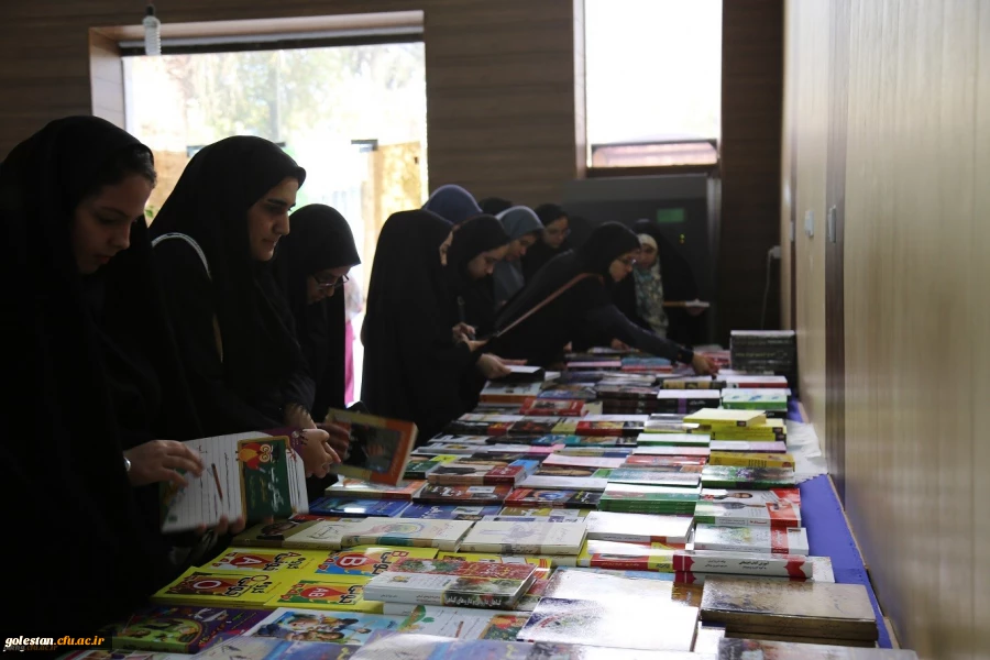 به مناسبت هفته کتاب و کتابخوانی برگزار شد:
نمایشگاه کتاب در پردیس امام خمینی(ره) 2