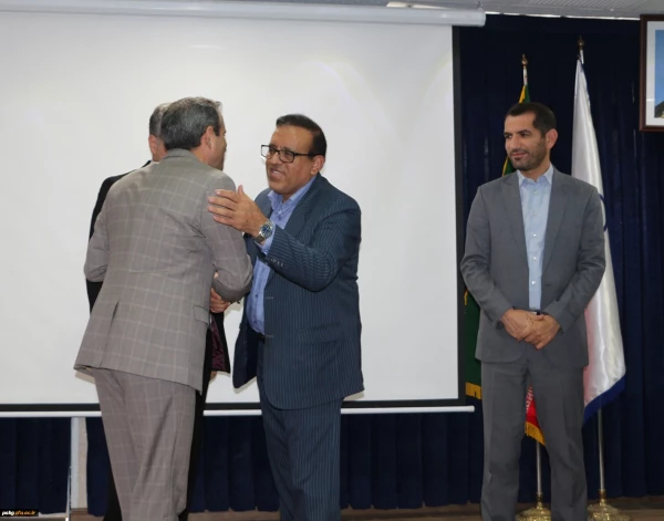 جلسه تکریم و معارفه سرپرست مدیریت امور پردیس های استان گلستان با حضور دکتر طاهری نیا برگزار شد. 6