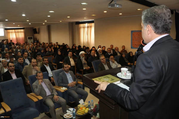 جلسه تکریم و معارفه سرپرست مدیریت امور پردیس های استان گلستان با حضور دکتر طاهری نیا برگزار شد. 9