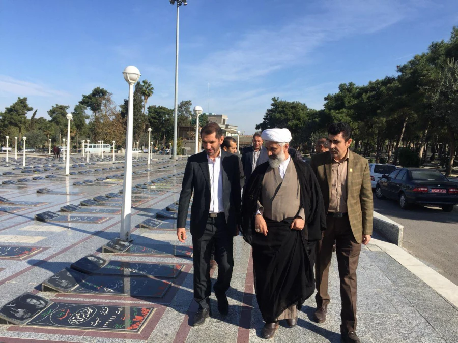 حضور سرپرست دانشگاه فرهنگیان استان به همراه جمعی از اساتید و کارکنان دانشگاه در گلزار شهدای گرگان 4