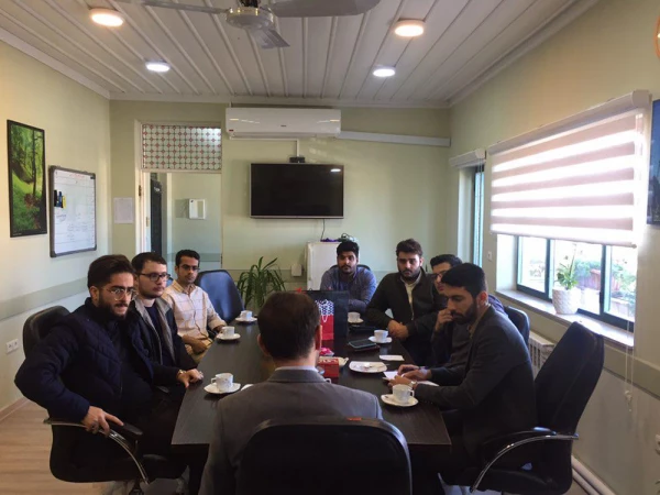 دیدار اعضای شورای مرکزی تشکل انجمن اسلامی دانشجویان پردیس آیت الله خامنه ای با سرپرست دانشگاه 8