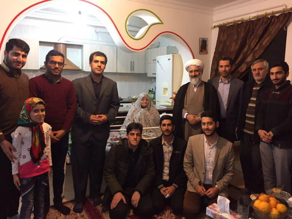 سرپرست دانشگاه در دیدار با خانواده پاسدار شهید محمدرضا منصوریان تأکید کرد:
دشمن بداند راه شهدا همچون چشمه ای جوشان خواهد ماند. 5