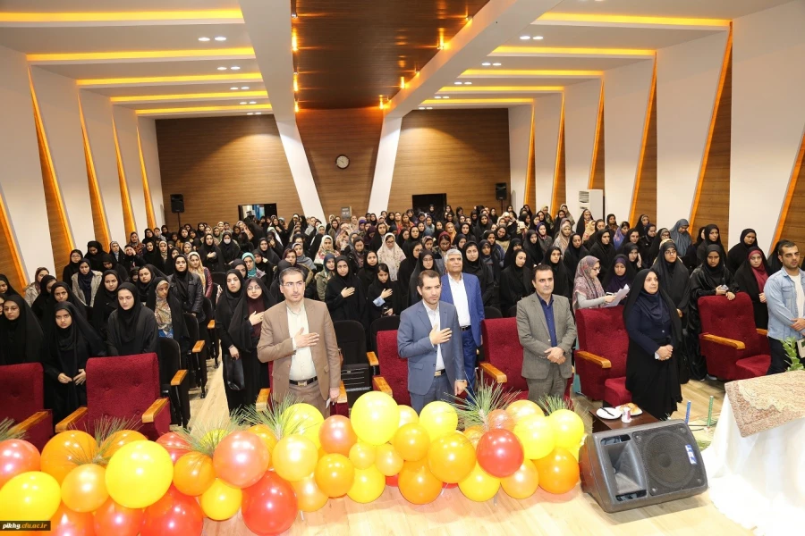 دکتر مازندرانی در جمع دانشجومعلمان پردیس امام خمینی(ره) در مراسم روز دانشجو تأکید نمود:
توسعه و تحول هر جامعه ای در گرو متحول شدن نظام تعلیم و تربیت آن جامعه است. 2