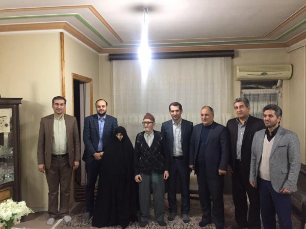 دکتر مازندرانی با خانواده شهدای دانشجومعلم شهر گنبد دیدار و گفتگو کرد 2