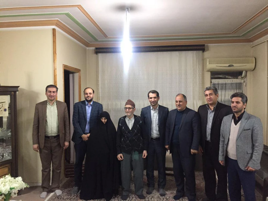 دکتر مازندرانی با خانواده شهدای دانشجومعلم شهر گنبد دیدار و گفتگو کرد 3