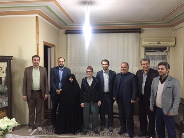 دکتر مازندرانی با خانواده شهدای دانشجومعلم شهر گنبد دیدار و گفتگو کرد 4