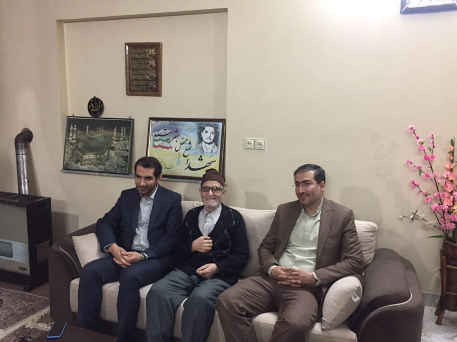 دکتر مازندرانی با خانواده شهدای دانشجومعلم شهر گنبد دیدار و گفتگو کرد 8
