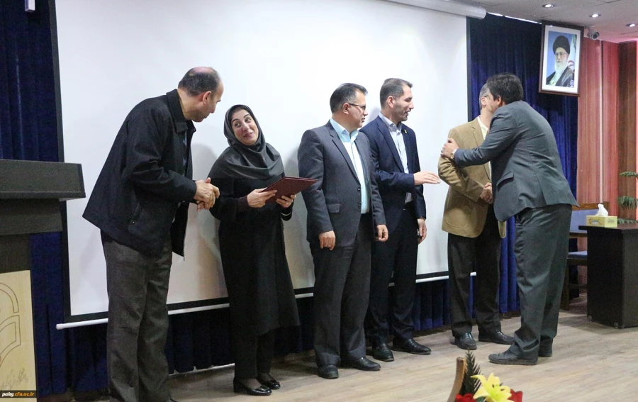 خانم دکترهاشمی استاد پژوهشگردانشگاه مازندران در همایش گرامیداشت هفته پژوهش دانشگاه فرهنگیان استان گلستان تأکید کرد:
یادگیری دانش آموز اتفاق نمی افتد مگر زمانی که یادگیری درست برای معلم اتفاق بیفتد 3