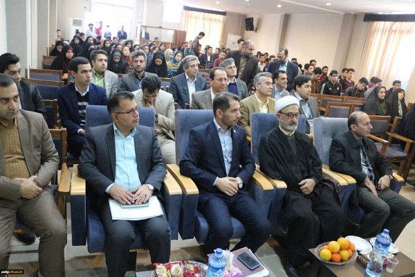 خانم دکترهاشمی استاد پژوهشگردانشگاه مازندران در همایش گرامیداشت هفته پژوهش دانشگاه فرهنگیان استان گلستان تأکید کرد:
یادگیری دانش آموز اتفاق نمی افتد مگر زمانی که یادگیری درست برای معلم اتفاق بیفتد 7