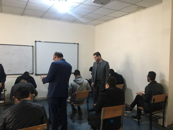 بازدید سرپرست دانشگاه فرهنگیان استان از جلسه امتحانات پایان نیمسال اول سال تحصیلی 98-97 پردیس آیت الله خامنه ای  4